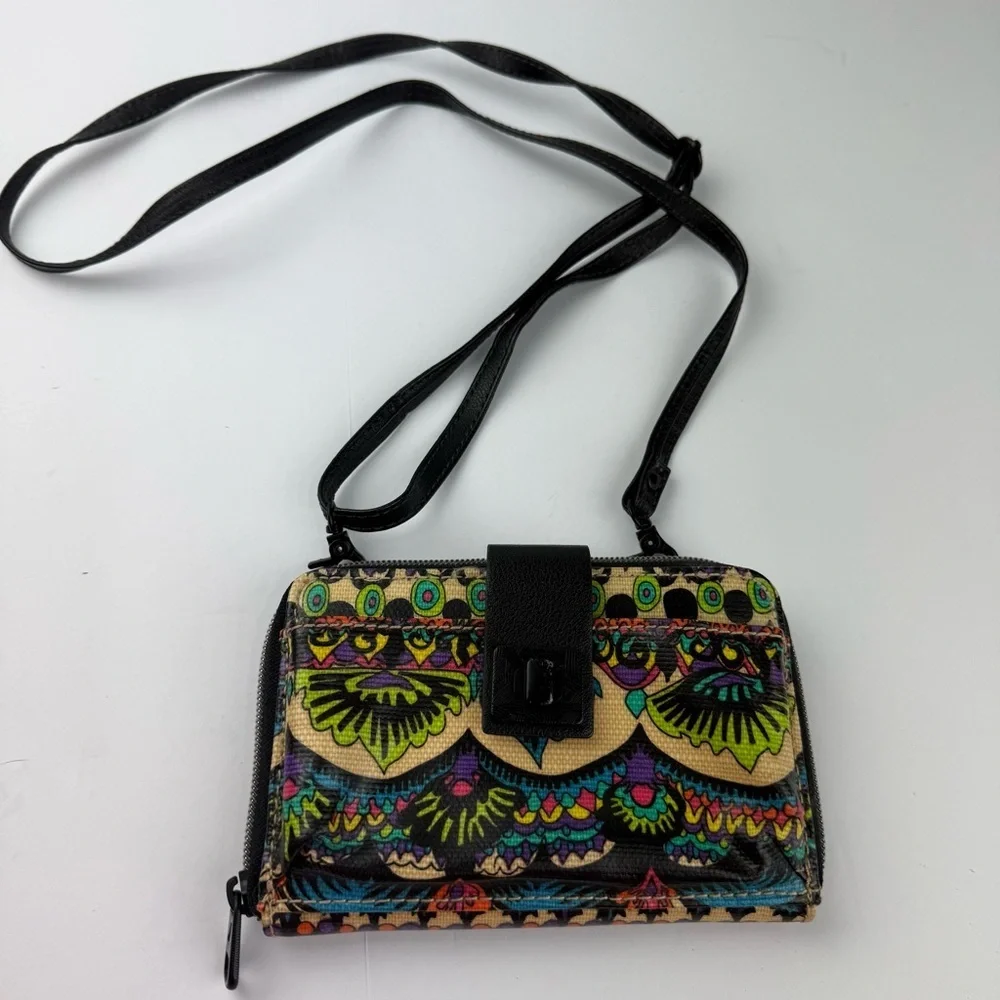 Sakroots Artist Circle Smartphone Crossbody Bag Spirit Desert Print Purse
